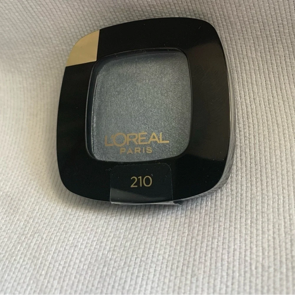 New In Package L'Oreal Paris Eyeshadow Trio - Brown, Silver, Blue - Picture 2 of 7